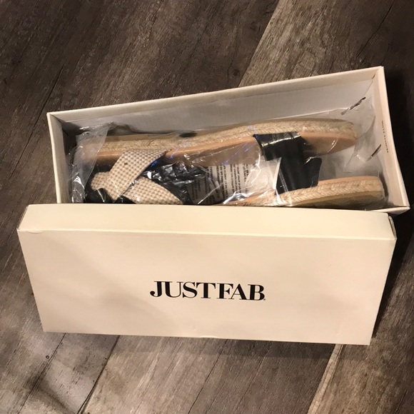 New still in the box - Picture 3 of 5